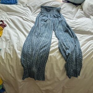 Patterned flowy pants